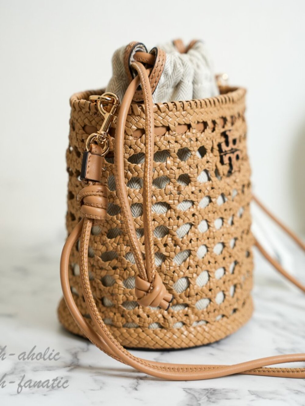 Tory Burch Woven Leather Bucket Bag in Honeycomb Tan NWT - Picture 2 of 8